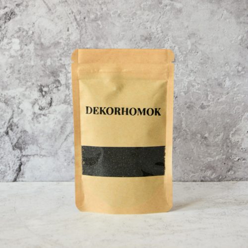 Fekete dekorhomok